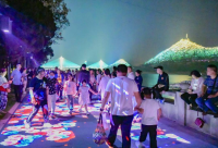 夜晚的公园：市民和游客的新节日选择