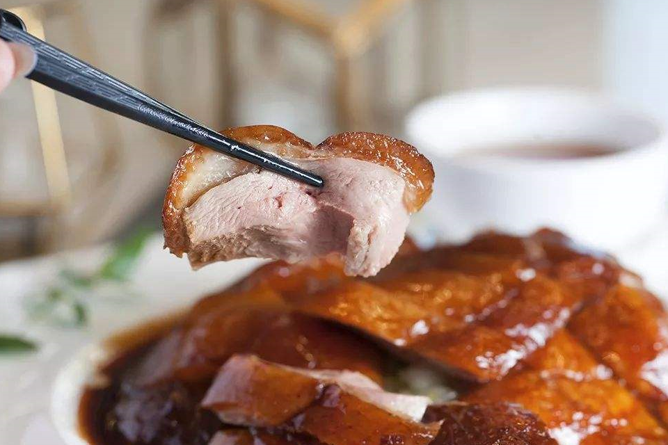 北京烤鸭:你觉得是北京烤鸭好吃还是广东烧鸭好吃呢北京烤鸭？看看网友们是怎么说的