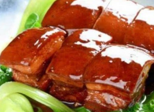 北京烤鸭:中国5大传统名菜北京烤鸭，北京烤鸭只能垫底，第一名是它连老外都服气