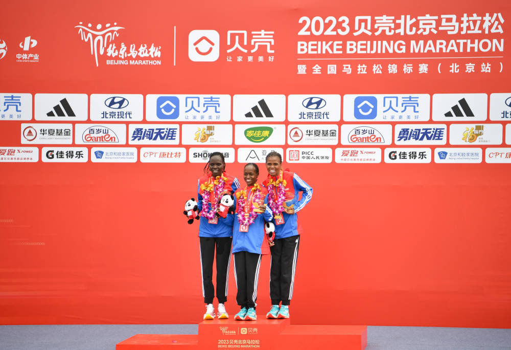 北京马拉松:2023北京马拉松赛举行