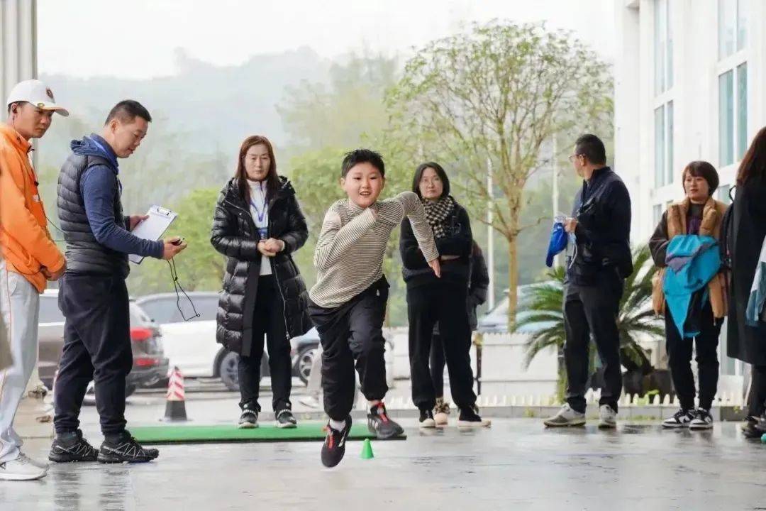 高尔夫:重庆高尔夫项目将再添一批优秀球员