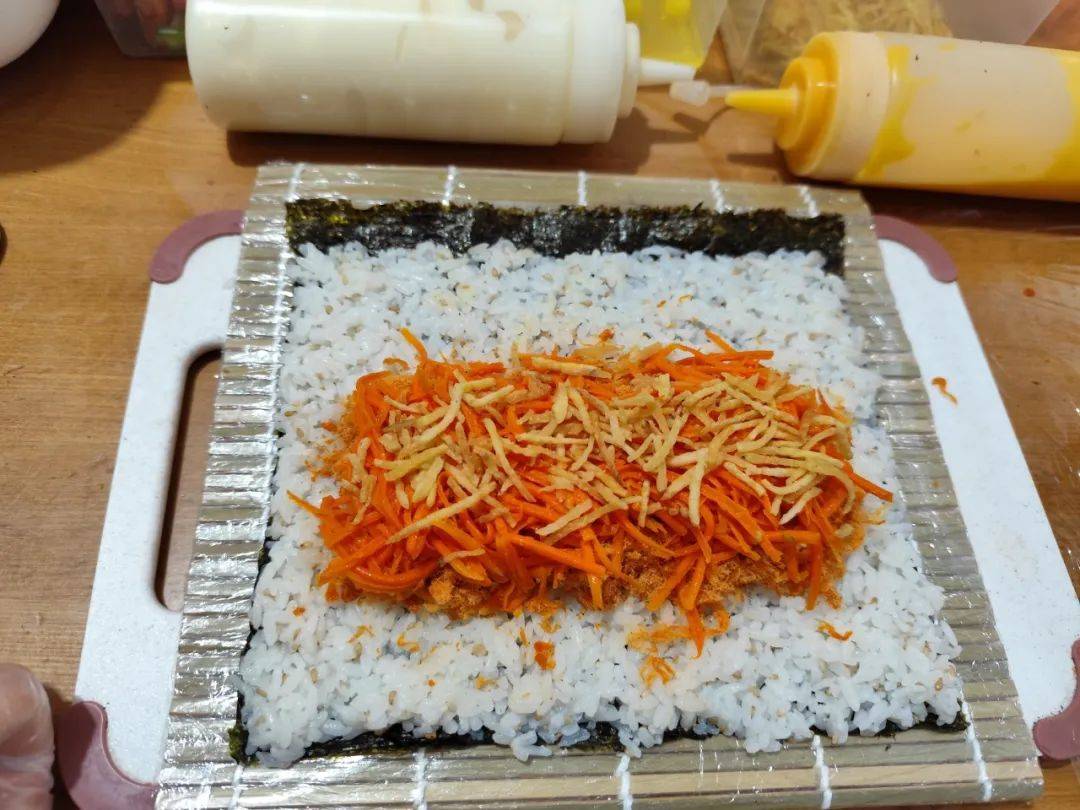 美食:美食厨房丨肉松火腿寿司