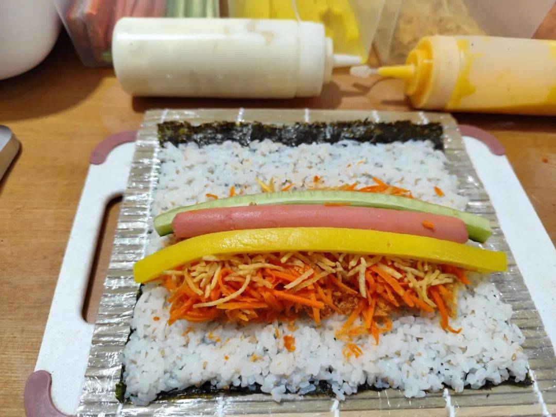 美食:美食厨房丨肉松火腿寿司