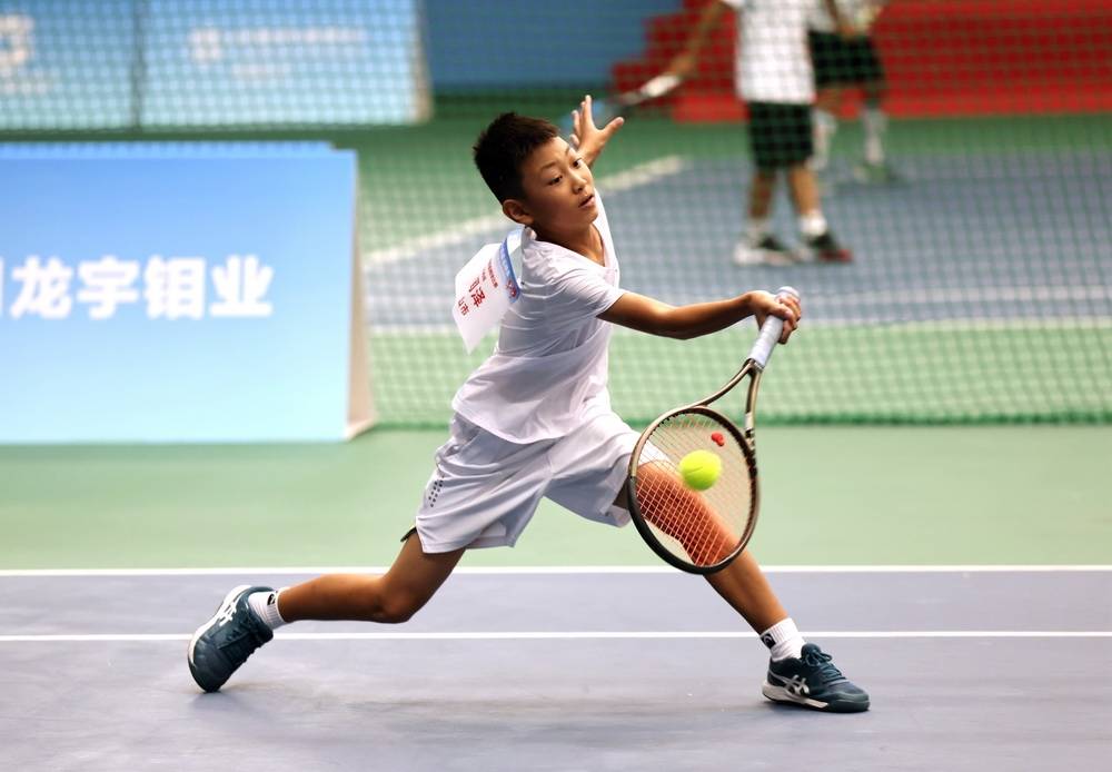 网球:网球少年目标“大满贯”赛场