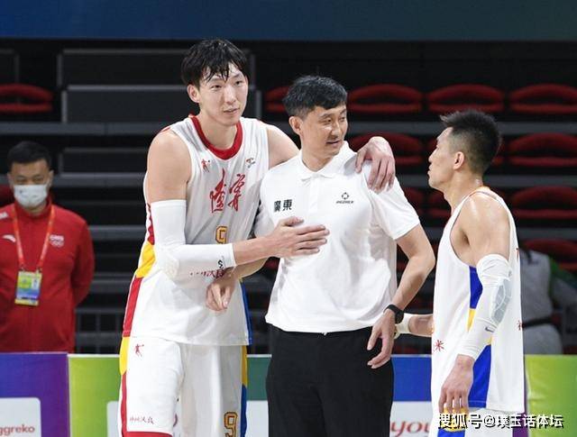 男篮:CBA最新消息！上海男篮官宣男篮，天津男篮签约51分先生，周琦迎喜讯